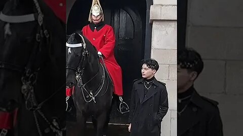 Golden crown 👑 Prince of tourists #thekingsguard