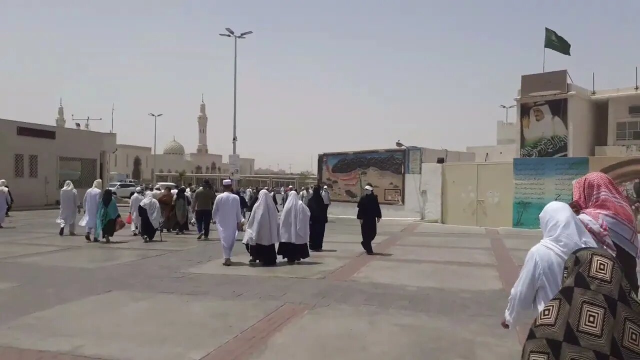 Mount Uhud is a mountain north of Medina. It is 1,077 m high and 7.5 km long. | Site of Ghazwah Uhud