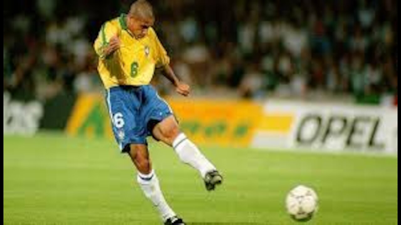 The most beautiful goals of Roberto Carlos