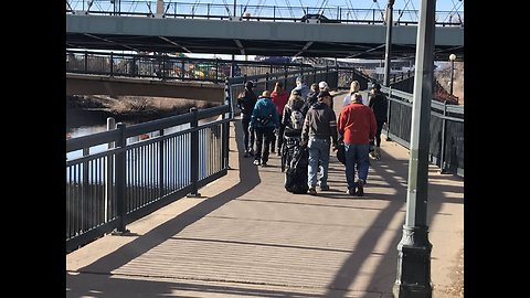 Inspired by shutdown, group of volunteers cleans up Cherry Creek Trail