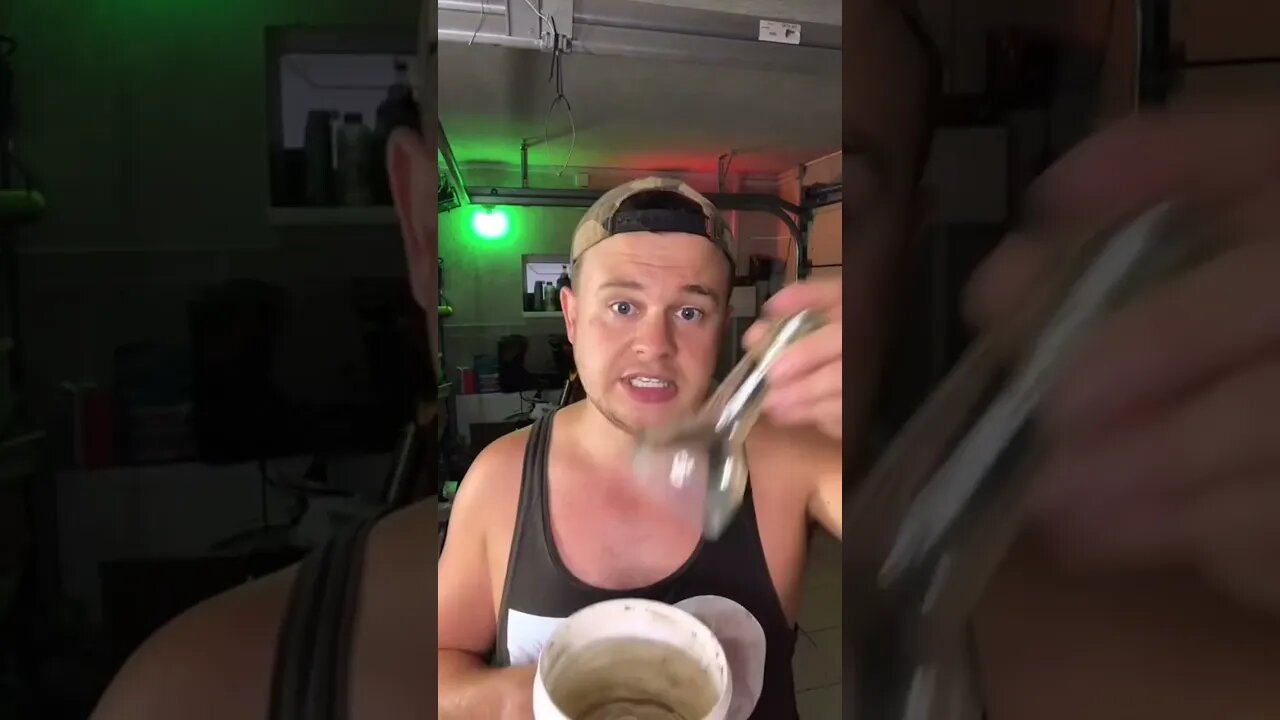 Что творит этот парень/what is this guy doing