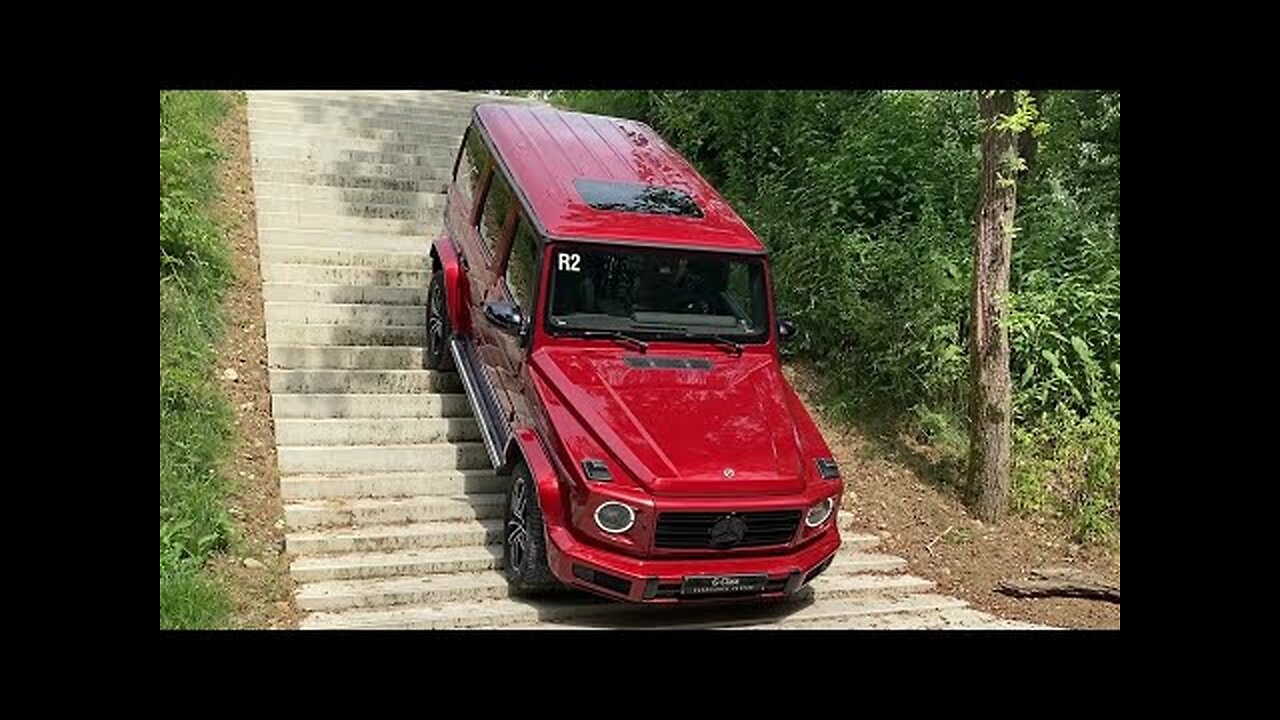 Taking the G-Class for a SWIM! EXTREME Off Road G-CLASS Driving Swimming Stair Drive Mud Water G500