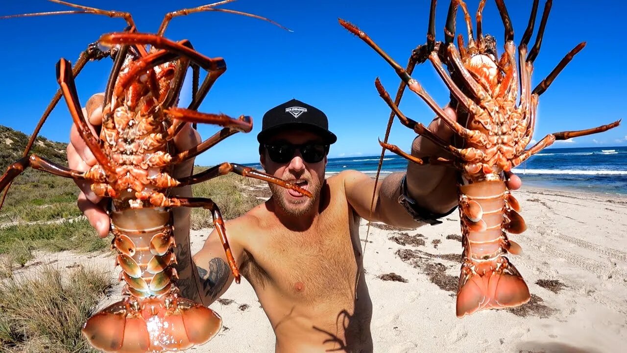 SOLO CAMPING in AUSTRALIA. camp fire cooking DAMPER. SO MANY CRAYFISH