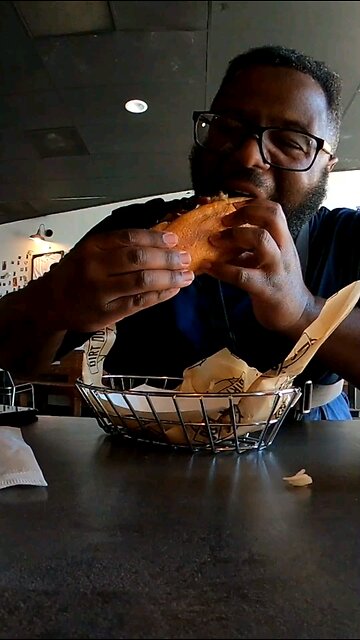 dirt dogs food review #snoopdogg #food