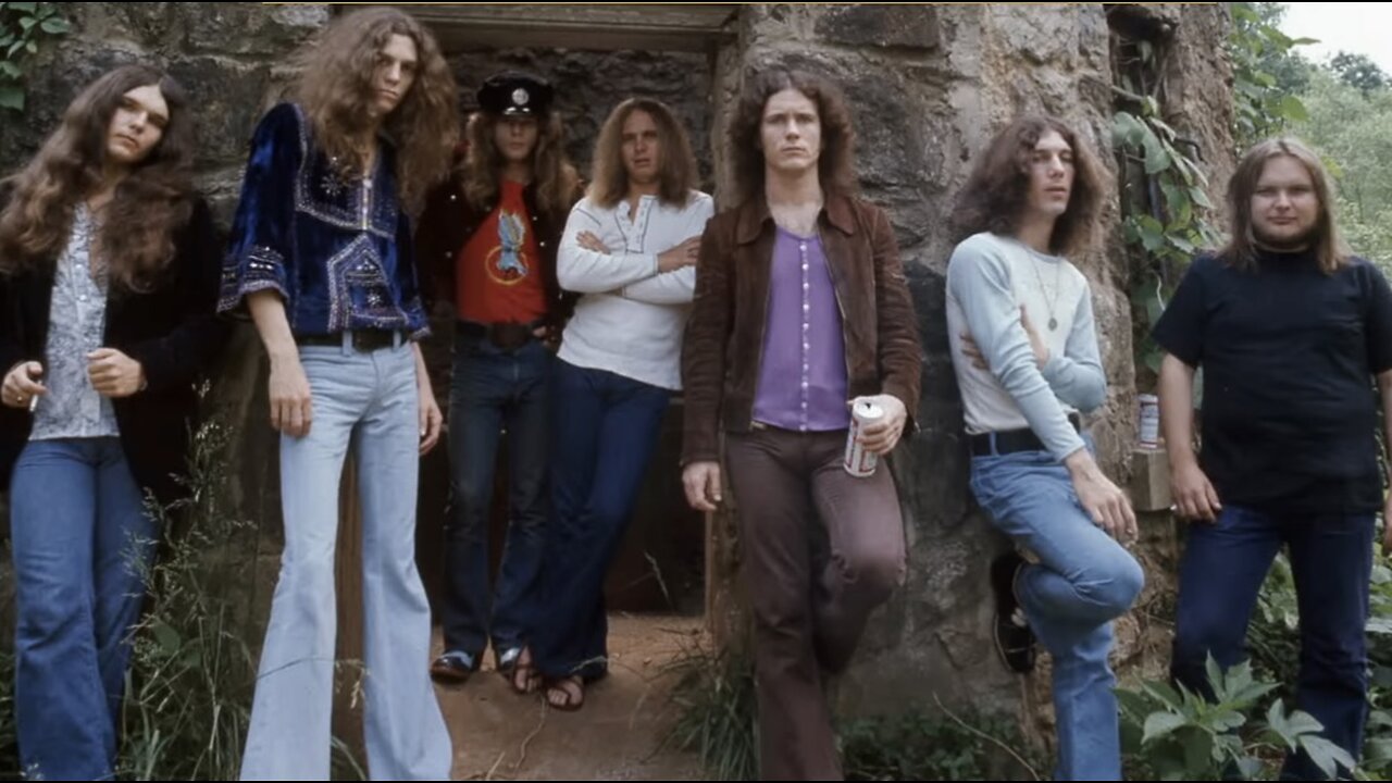 Freebird ~ Lynyrd Skynyrd ( Live )