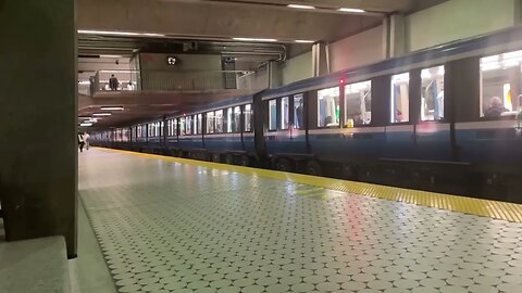Amazing Montréal Metro Rapid transit