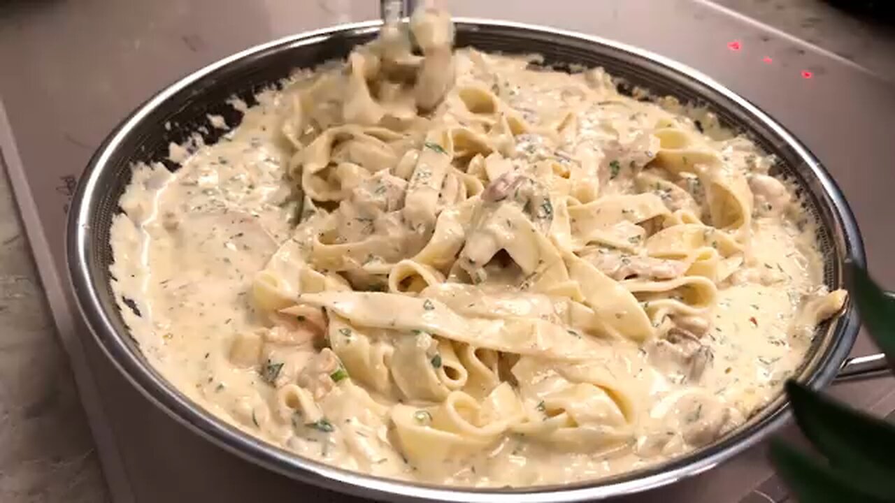 famious creamy pasta