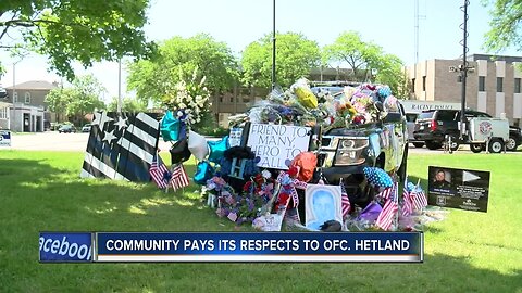 'It's really hard': Community pays respects to Officer Hetland