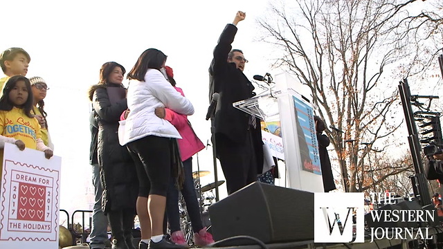 "Activists Chant "Sí, Se Puede" ('Yes We Can') on Capitol Hill