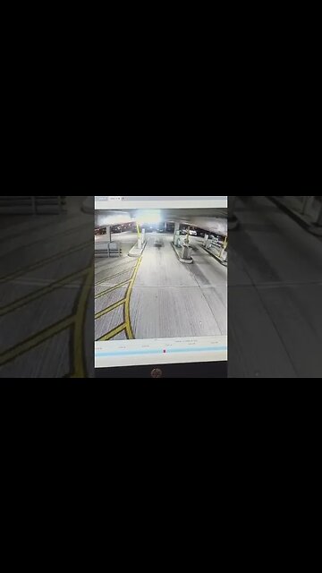 Roof collapse. Roof goes first, big bang after. #luton