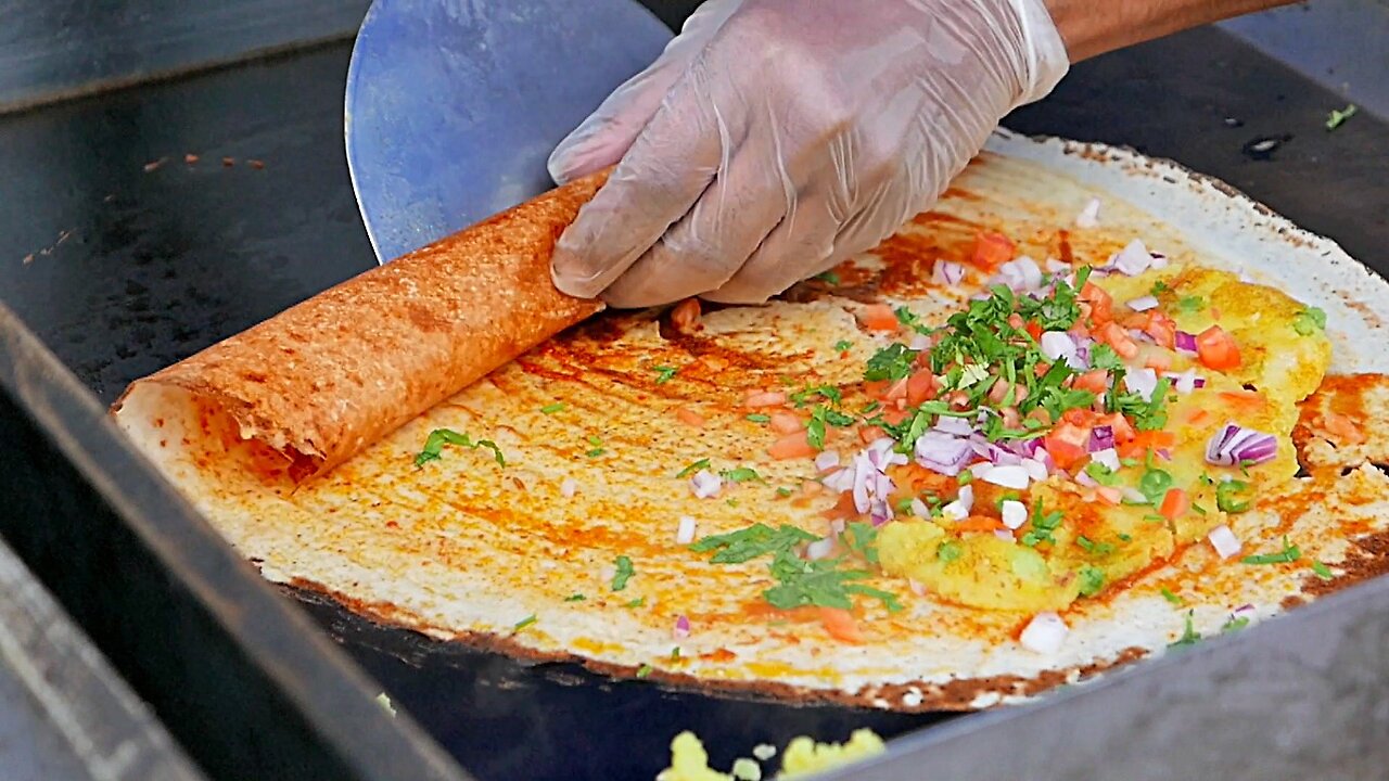 New York City Street Food - INDIAN MASALA DOSA and YOUNG COCONUT