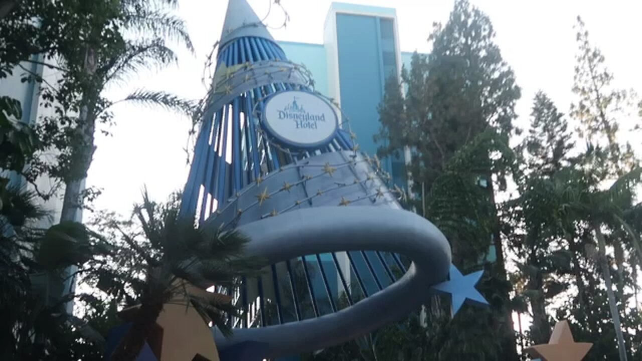 Disneyland hotel walkthrough tour