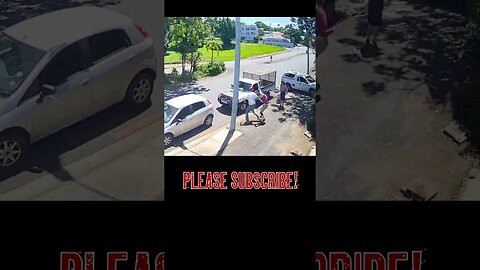 #shorts Scumbag tries to snatch a girls phone!