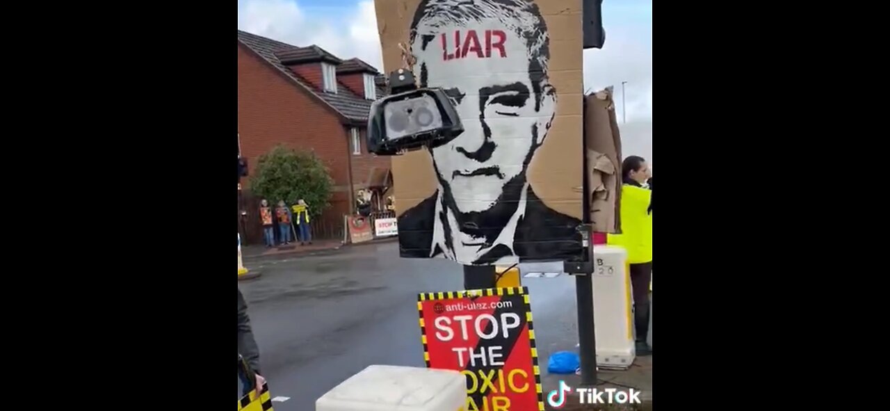 A ULEZ Public Hanging 🤭