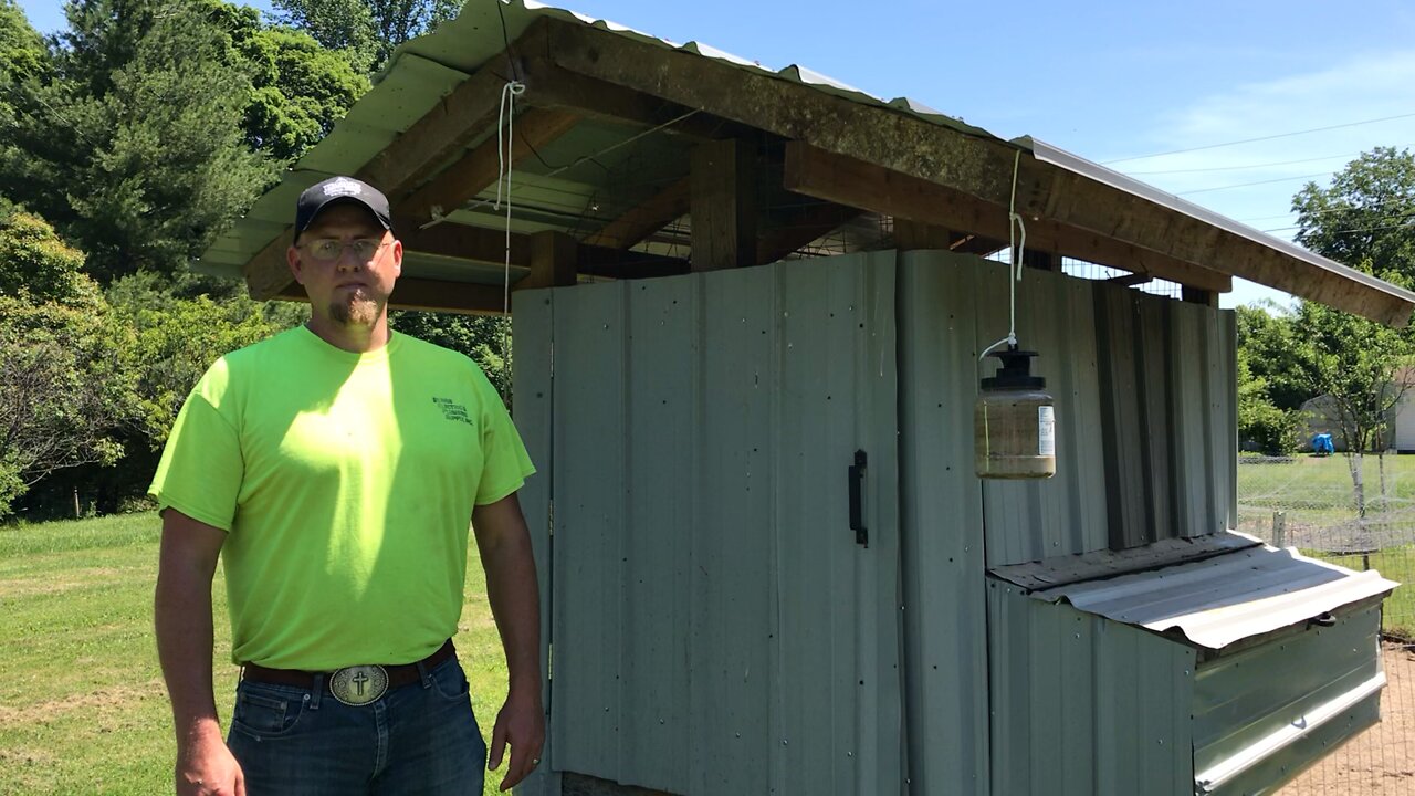 Chicken coop with good ventilation and security