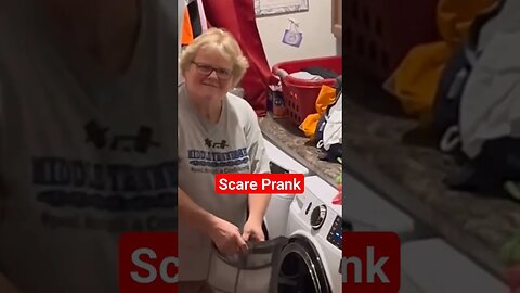 scare prank #funnyshorts #viral #shorts