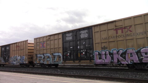 485 Westbound Manifest Train In Ontario CN 2293 & CN 2314 Locomotives