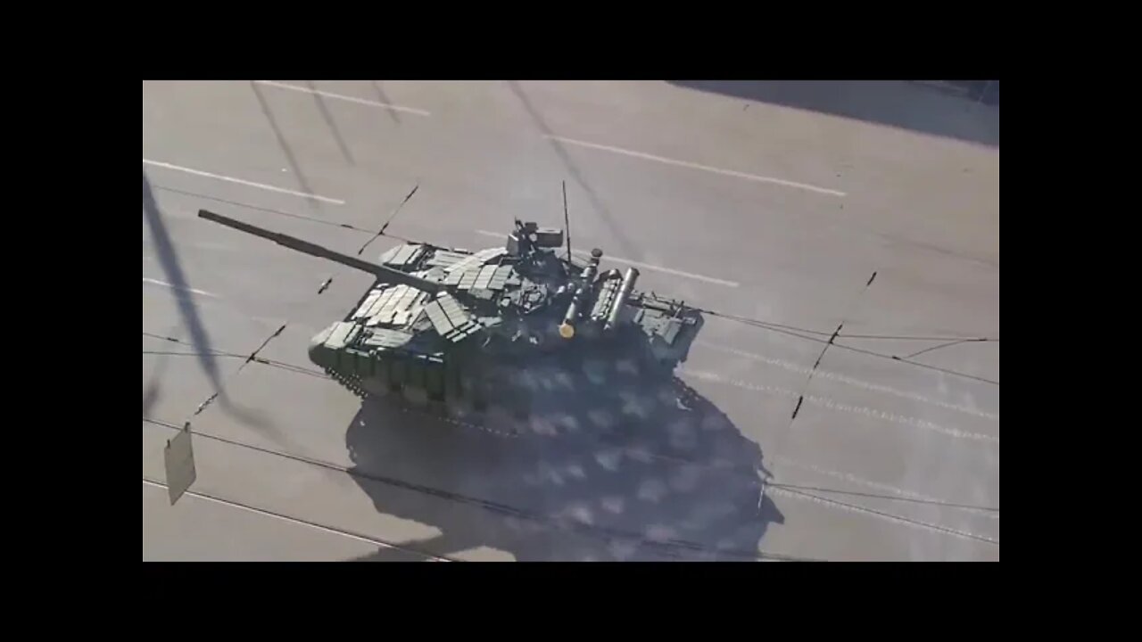 ★★★ Ukrainian T-64 Tanks on the Move