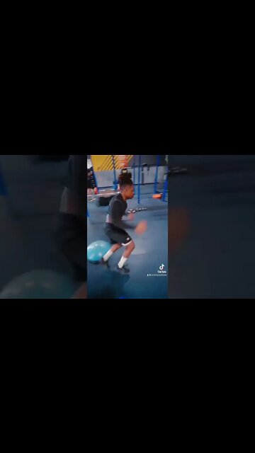 There’s a flaking epidemic 😷 👑