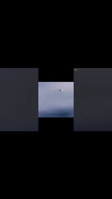 Objeto filmado dentro de um avião! @Ovni BR