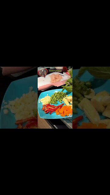 Chatting with @xXPharaohXx79 while Aemmie cooking fire food again #thailand #livinngabroad