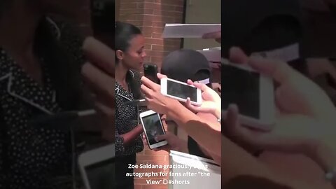 Zoe Saldana graciously signs autographs for fans after the View😍#shorts #zoesaldana
