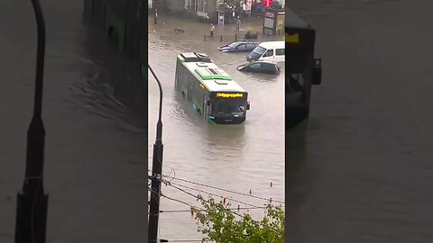 დატბორა ავტობუსი რუსთავში / Bus flooded in Rustavi #shorts