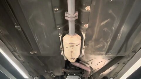 1985 Mercedes Benz 380 SE under carriage