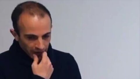 "Useless People" Yuval Harari (genius or lunatic?) WEF
