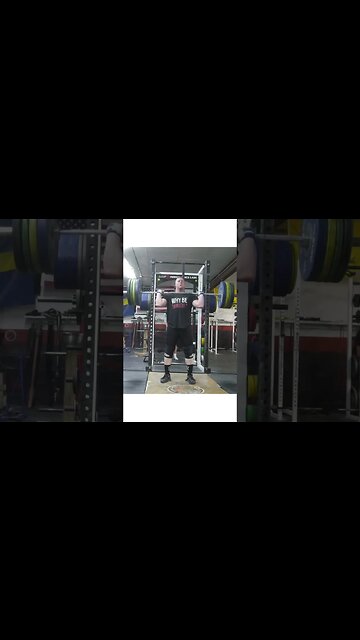 135 kg / 297 lb - Clean and Jerk w/ hold in split
