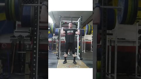 135 kg / 297 lb - Clean and Jerk w/ hold in split