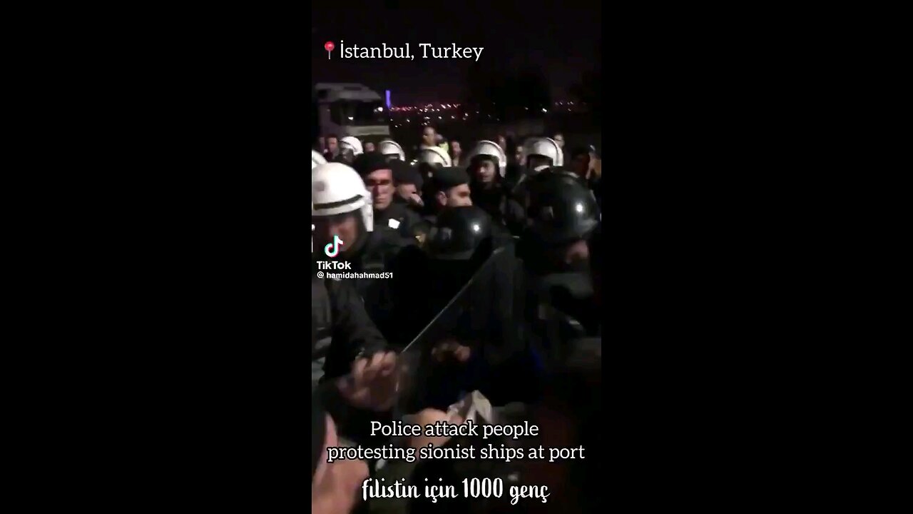 Turkish folks protesting against shipments going to Israel at Turkish ports.