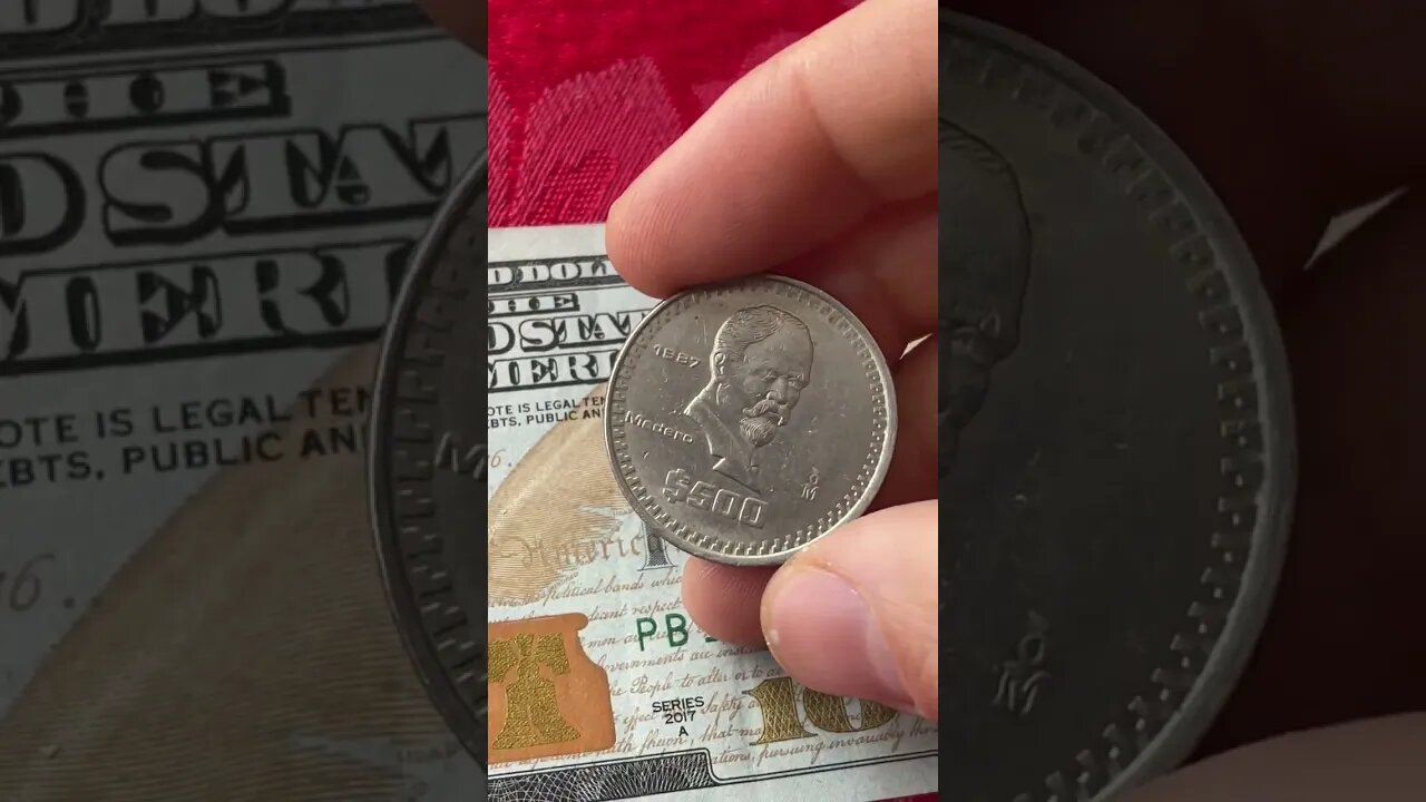 Overly Excited Overview Of A 500 Peso Coin