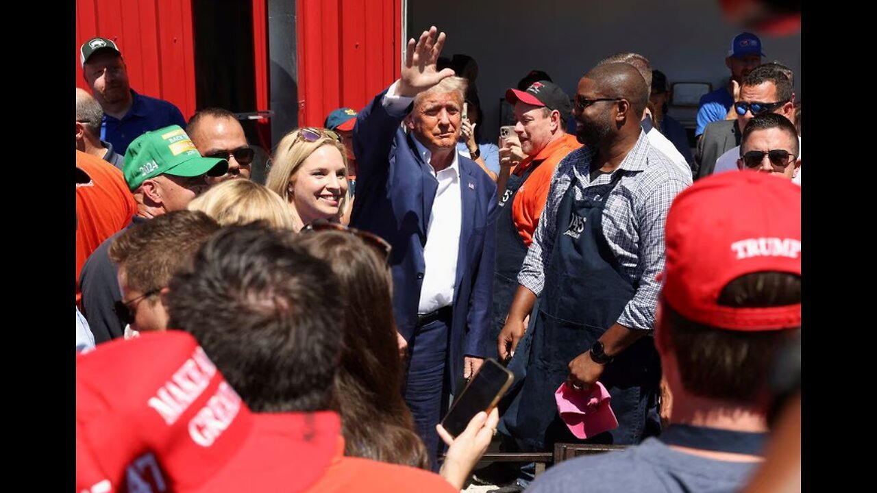 Trump campaigns at lowa State Fair amid legal troubles