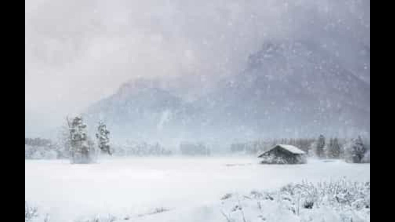 Tempestade de neve na Islândia captada por residente