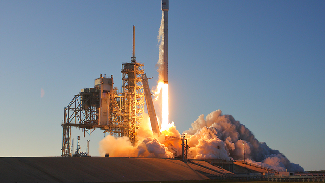 Launch of Inmarsat 5 F4 on SpaceX Falcon 9 from Kennedy Space Center's LC-39A