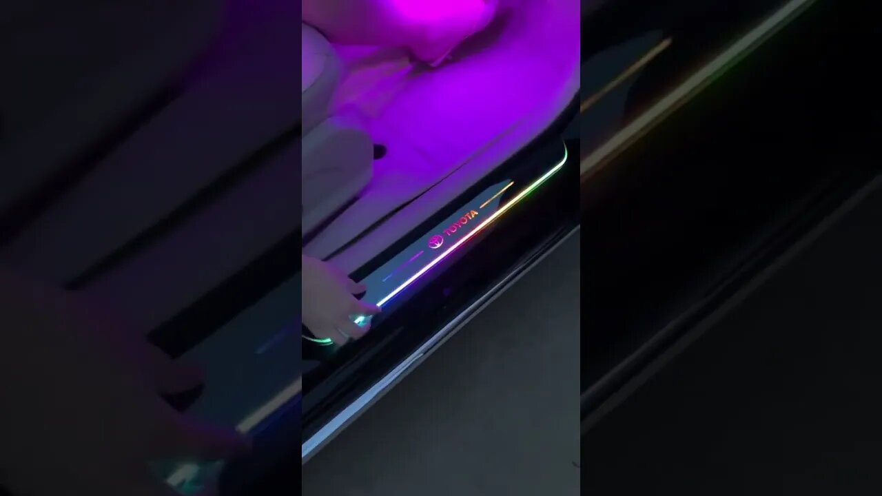 The pedal is designed with magnets to attract the door directly