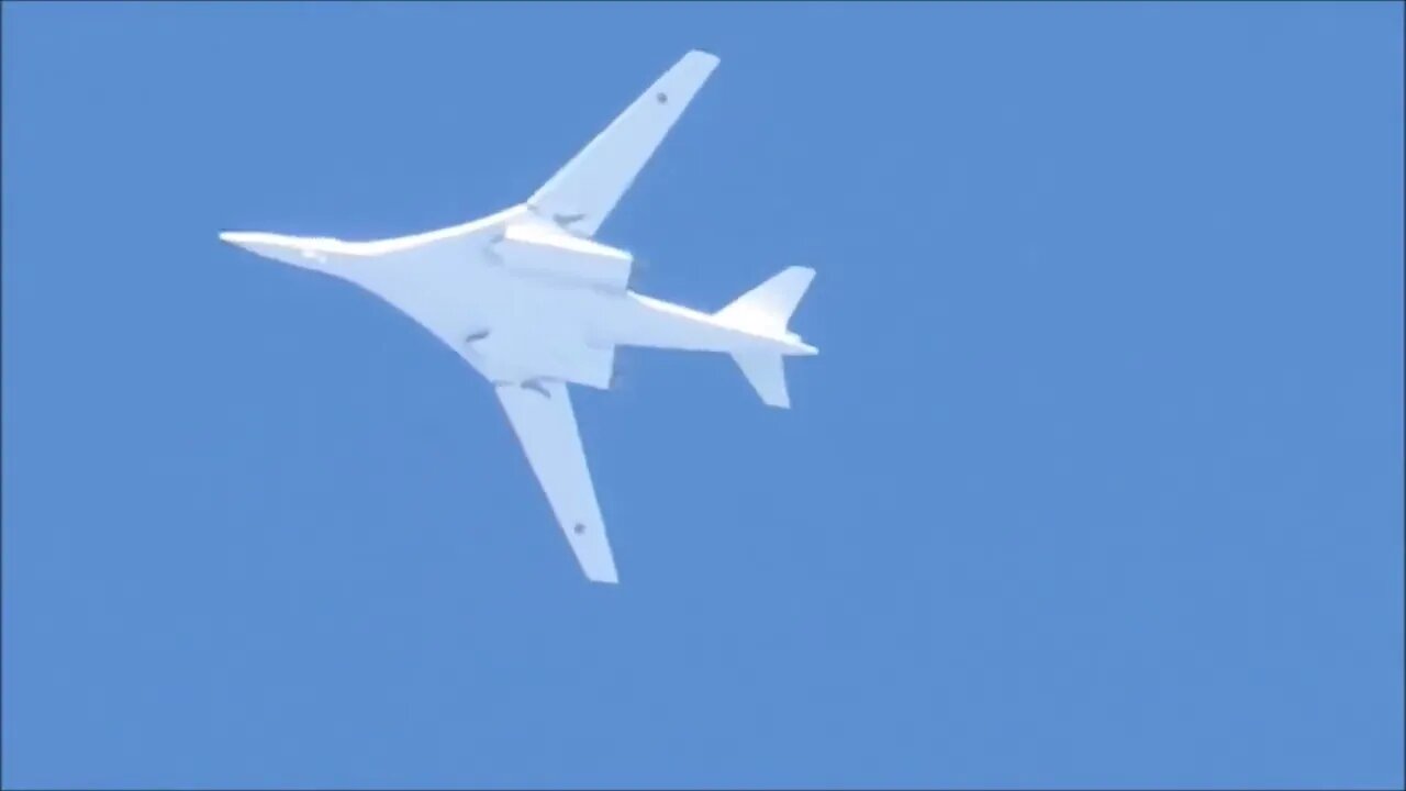 Russian Tu 160 Over Belgorod Turn In Flight