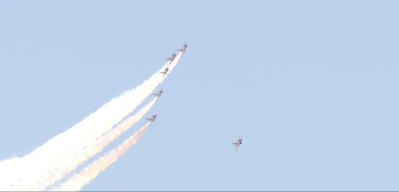 Thunderbirds doing Las Vegas flyovers