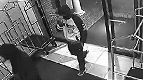 Two men wanted in metro Detroit Holiday Inn Express heist