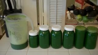 ENHANCE BEAUTY, ENERGY AND MENTAL CLARITY WITH FRUIT AND VEGETABLE JUICES