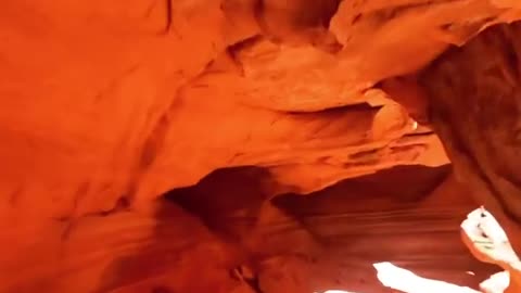 The aptly named Valley of Fire was my first time seeing red rock 🔥 It seemed to come out of nowhere.