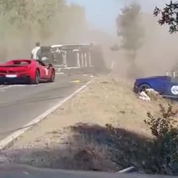 Ferrari collides with Lamborghini in overtaking crash