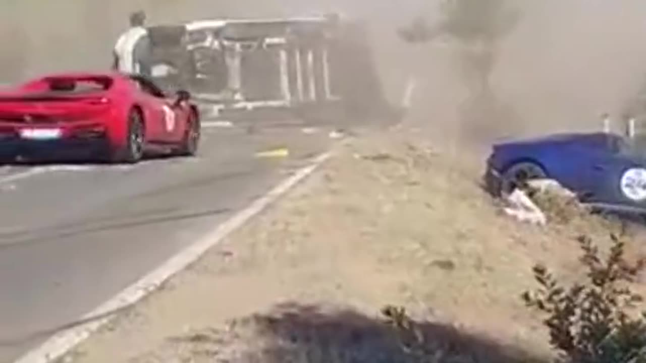 Ferrari collides with Lamborghini in overtaking crash
