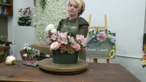 How to make a Massed Oval Flower Arrangement