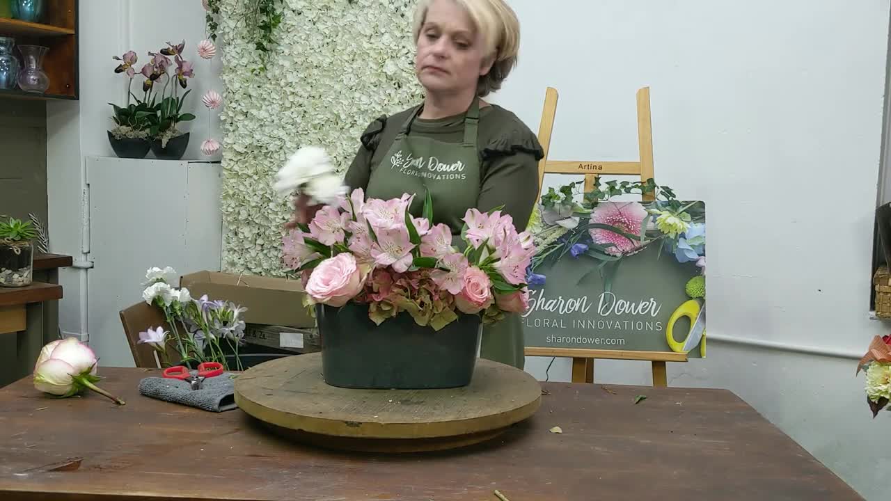 How to make a Massed Oval Flower Arrangement