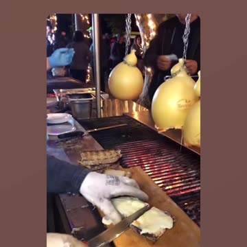 Toast with grilled gorgonzola cheese