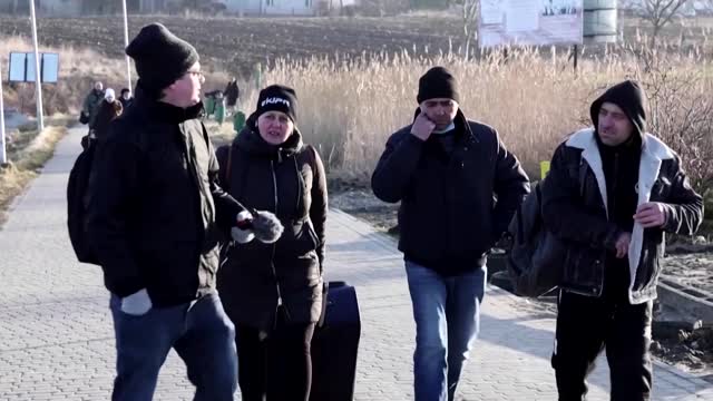 War has started, say Ukrainians fleeing to Poland