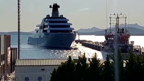 Ukrainian sailors block Abramovich's yacht in Turkey