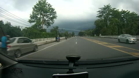 Reckless Driver Takes Out Tricycle